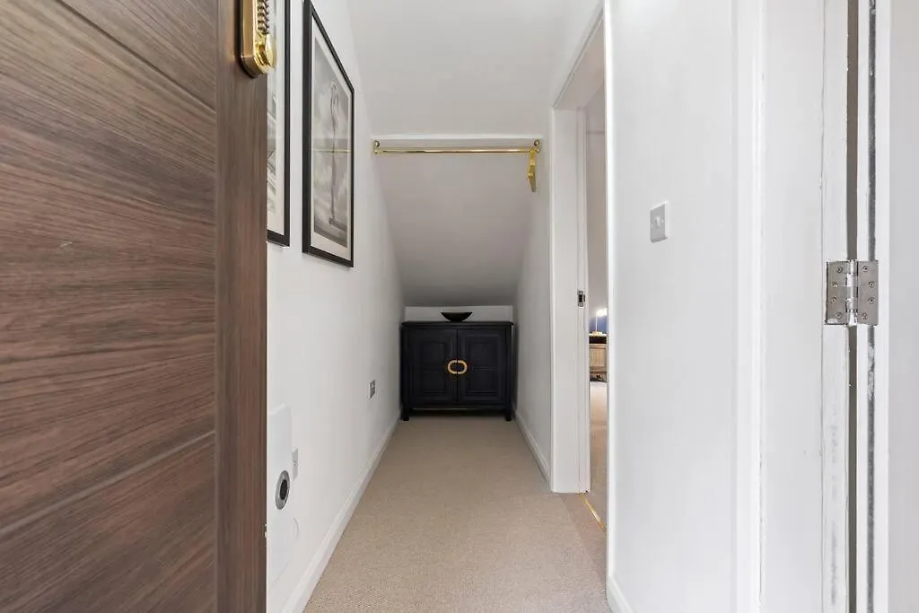 Skyward Penthouse #10 With Seaview At Bowles Aparthotel By Yoko Property Redcar 0*,  Wielka Brytania